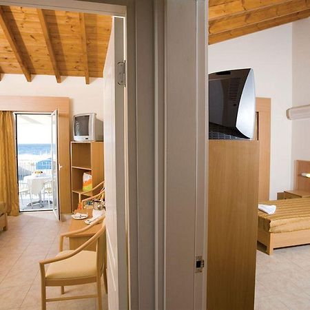 Aquis Marine Resort Тигаки Экстерьер фото