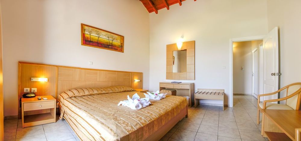 Aquis Marine Resort Тигаки Экстерьер фото