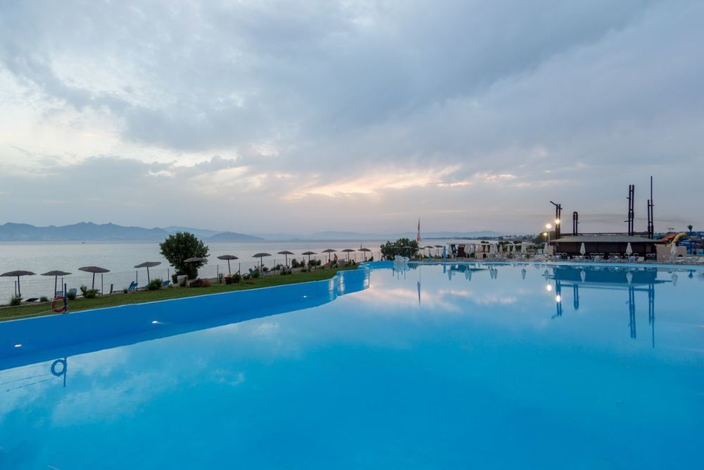 Aquis Marine Resort Тигаки Экстерьер фото
