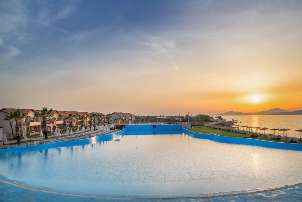 Aquis Marine Resort Тигаки Экстерьер фото