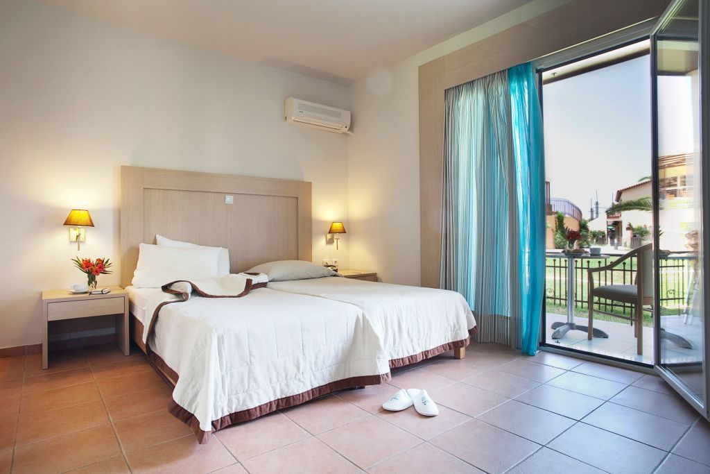Aquis Marine Resort Тигаки Экстерьер фото