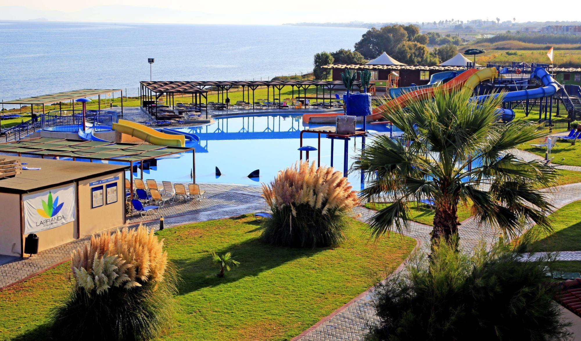 Aquis Marine Resort Тигаки Экстерьер фото