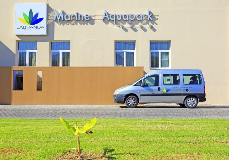 Aquis Marine Resort Тигаки Экстерьер фото